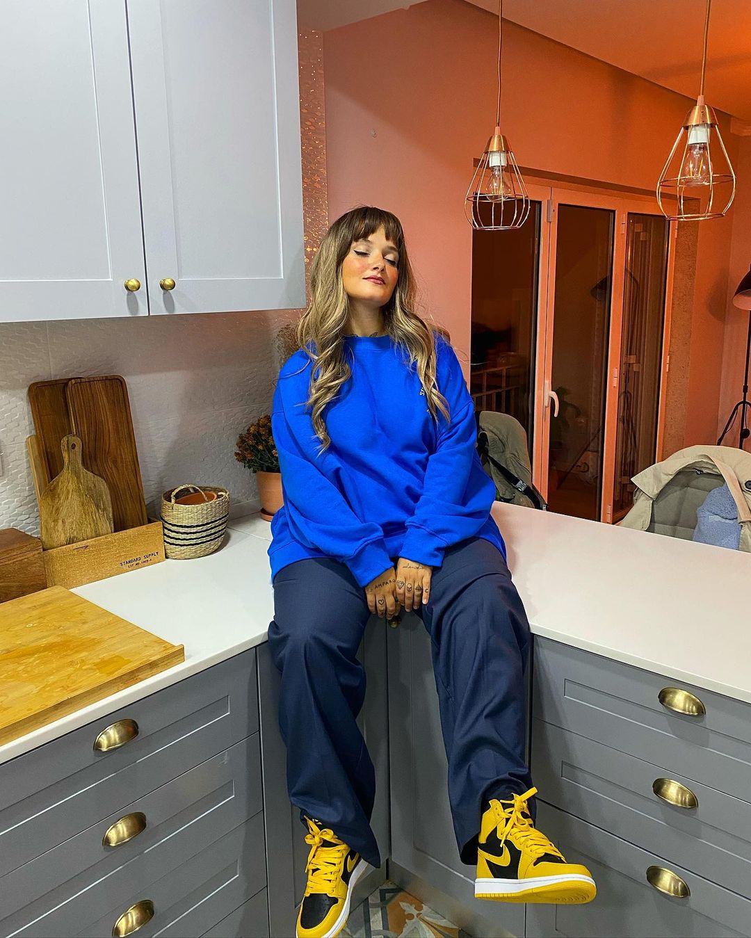 Carolina Deslandes mostra novo namorado em vídeo romântico