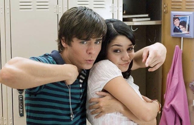 É oficial, estamos a ficar velhos. Protagonista dos filmes “High School Musical” vai casar-se