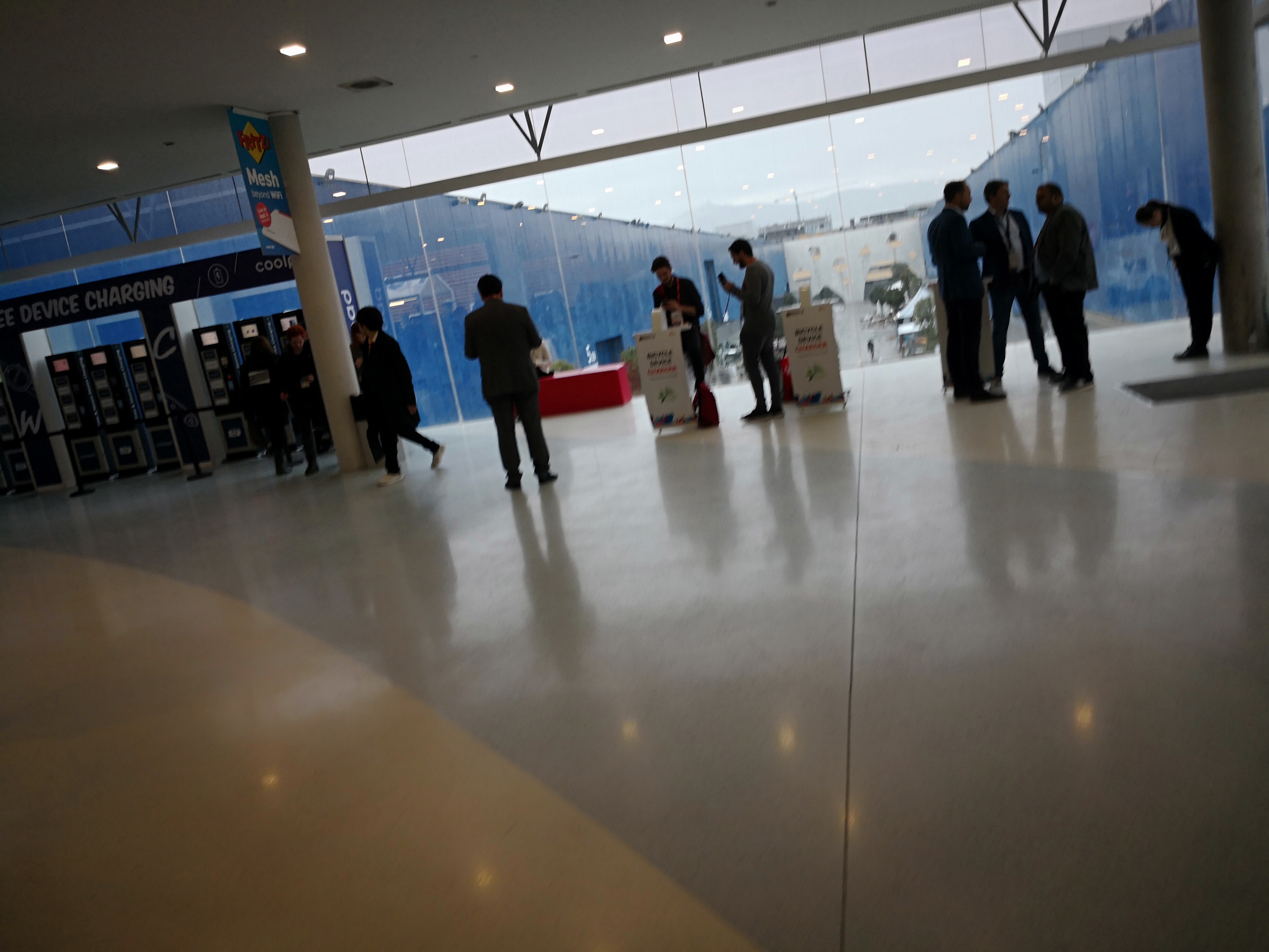 3 mulheres, 3 vozes, 1 rádio. O olhar íntimo de quem vive a comunicação entre desafios, rotinas e conselhos