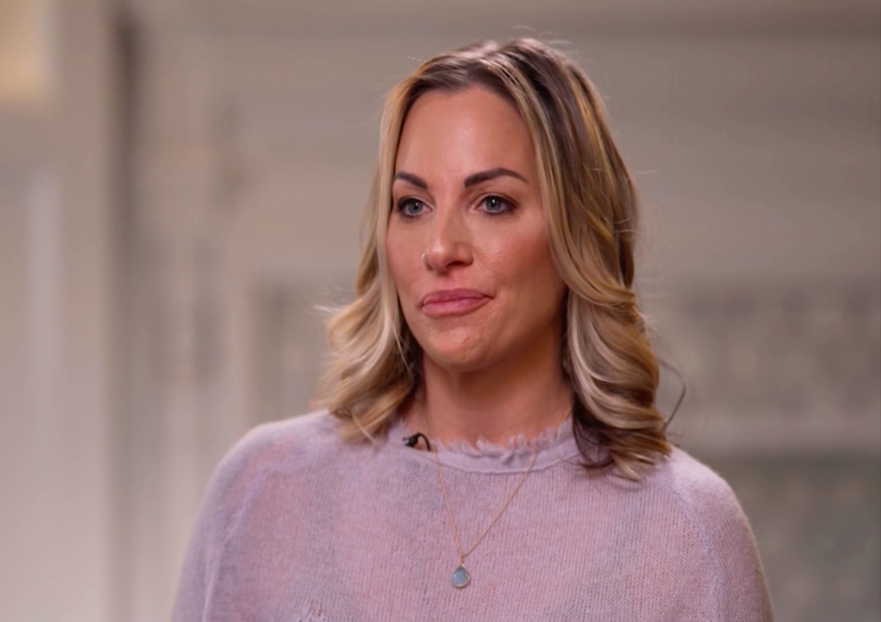 “Sinto-me traumatizada”. Mulher ficou horrorizada ao descobrir que teve relações sexuais com o meio-irmão