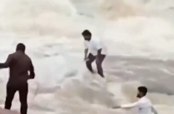 Youtuber de 22 anos desaparecido depois de ter sido arrastado pela corrente de uma cascata