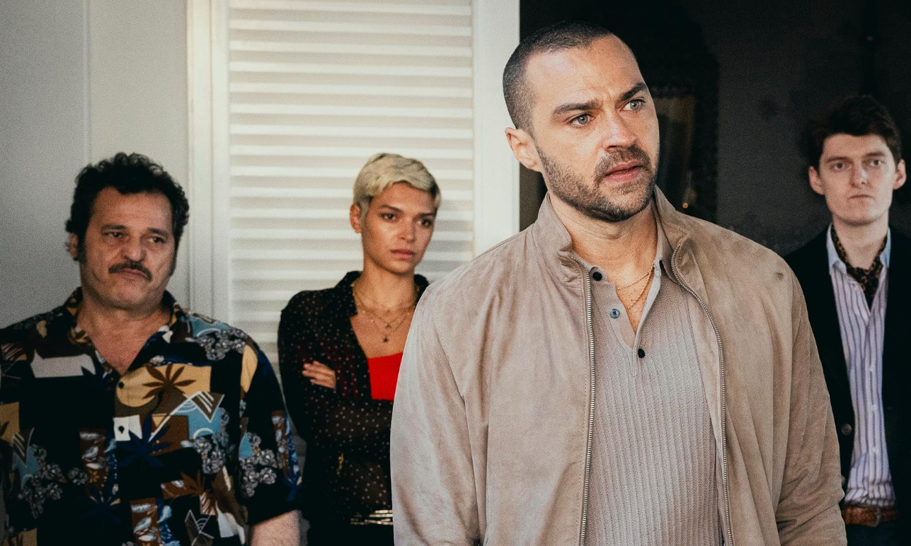 “Hotel Costiera”. A nova série de sucesso da Prime Video é protagonizada pelo Jackson de “Anatomia de Grey”