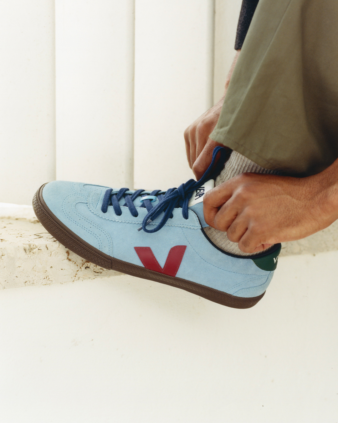 Clássicos, mas com um twist. A nova coleção da VEJA tem os modelos icónicos, mas reinventados