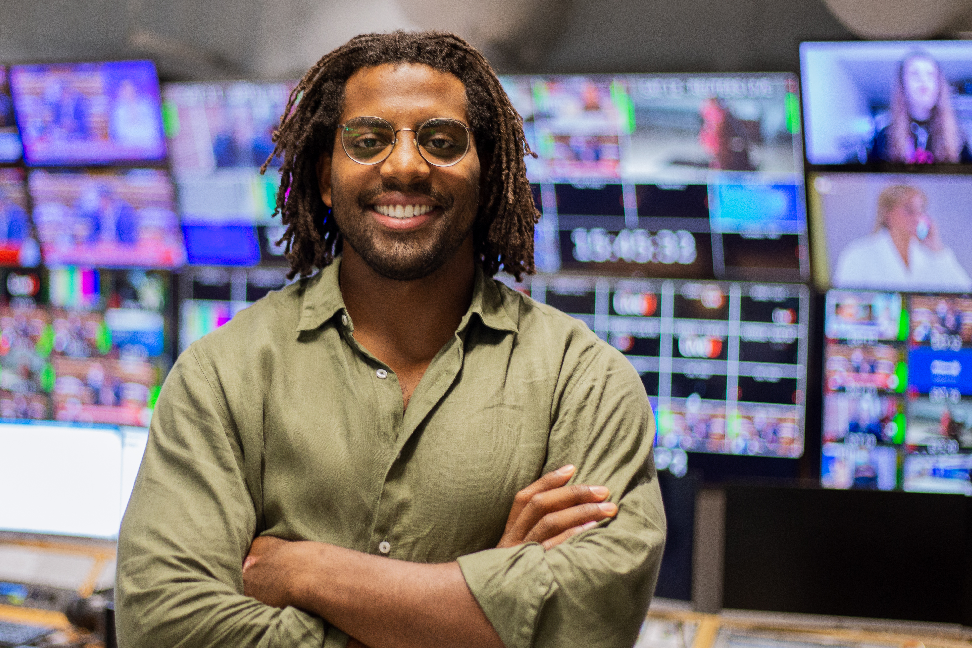 Cláudio França. “Não há que esconder que sou diferente por ser preto ou por ter rastas”
