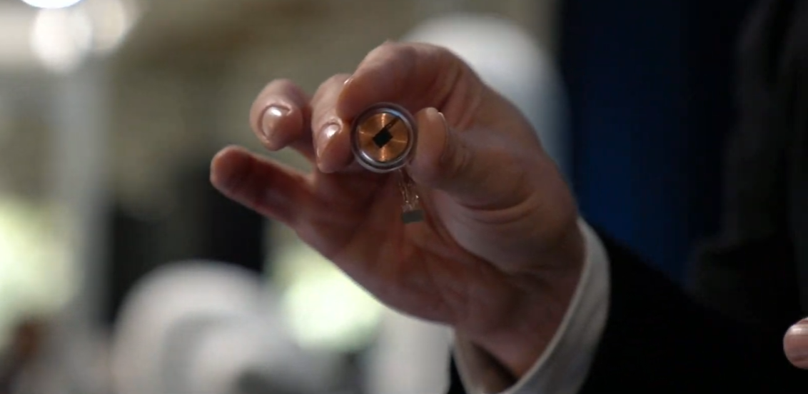 Neuralink implanta segundo chip cerebral com sucesso e prevê mais oito até ao final do ano