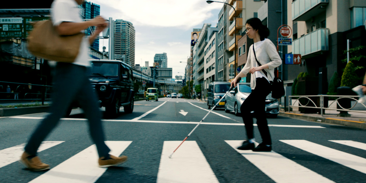 Google Maps atualizado com mais guias auditivos para ajudar cegos a caminharem na rua