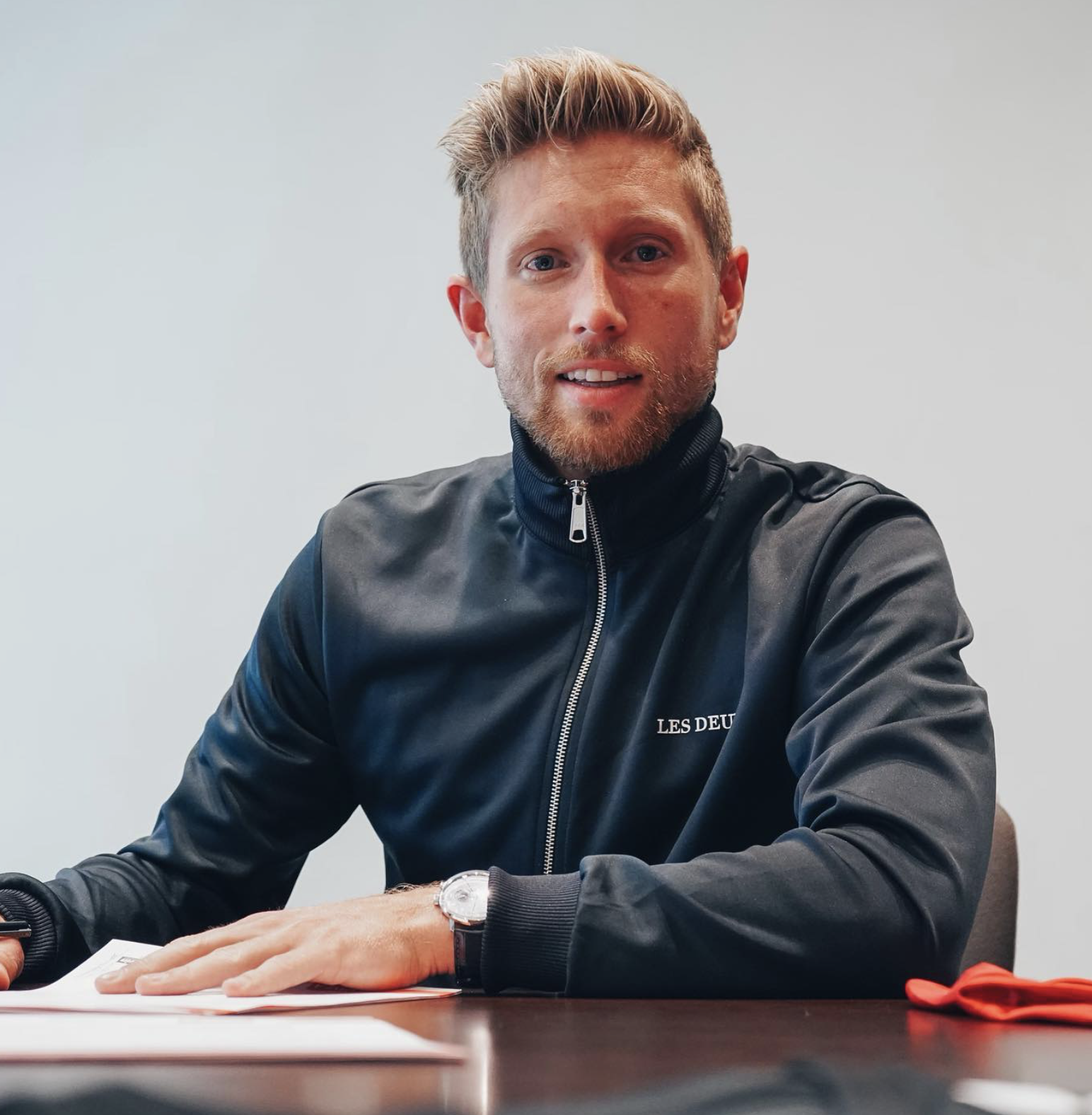 Futebolista de 34 anos morre depois de cair de um teleférico a mais de 70 metros de altura