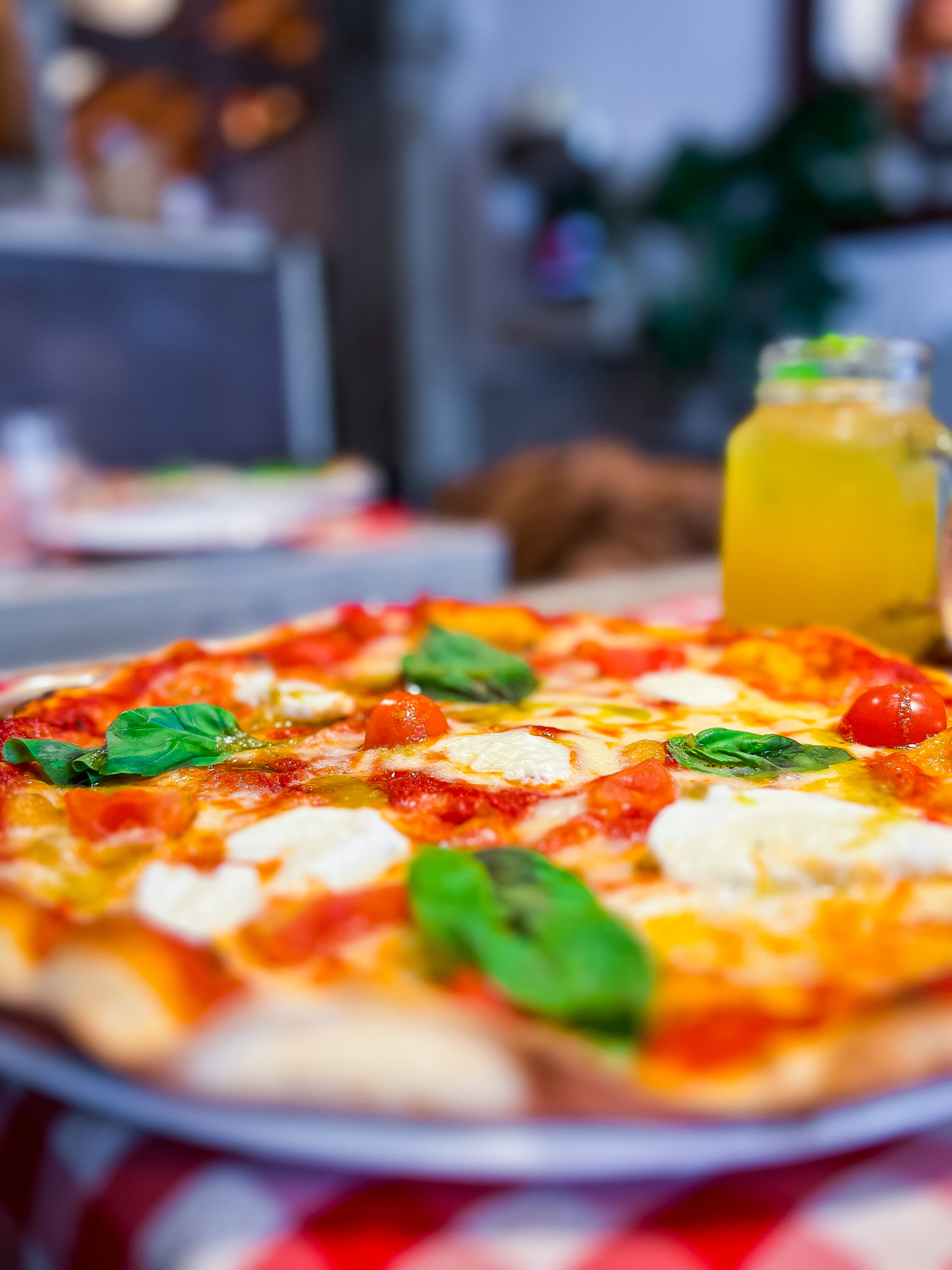 Quer provar la vera pizza italiana sem ter de apanhar um avião? Há um novo spot (e fica no coração de Lisboa)