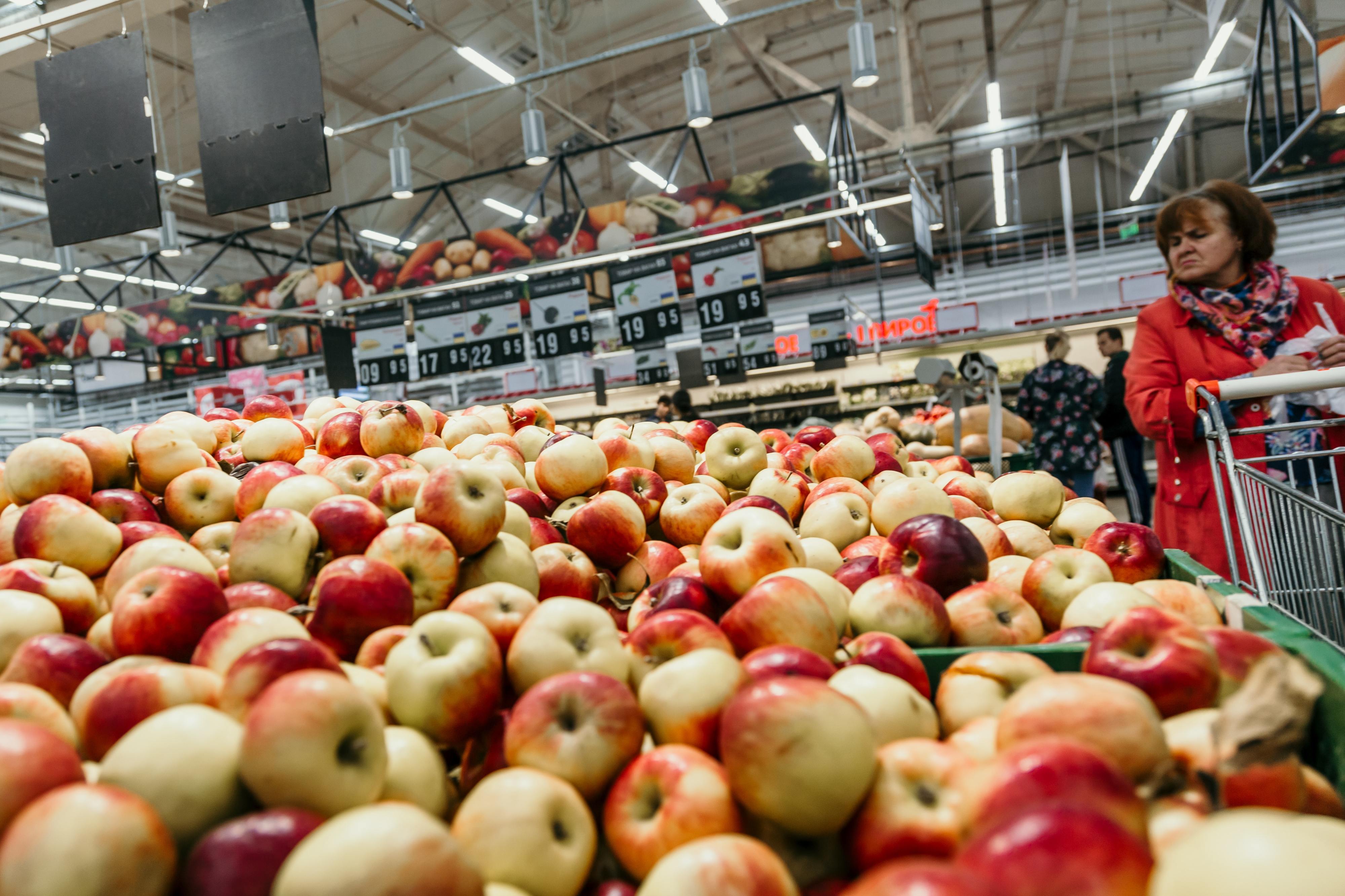 COVID-19. Estado de emergência: açambarcar no supermercado e aumentar preços de desinfetante passam a ser crime