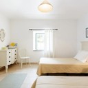 Vivenda com um jardim paradisíaco