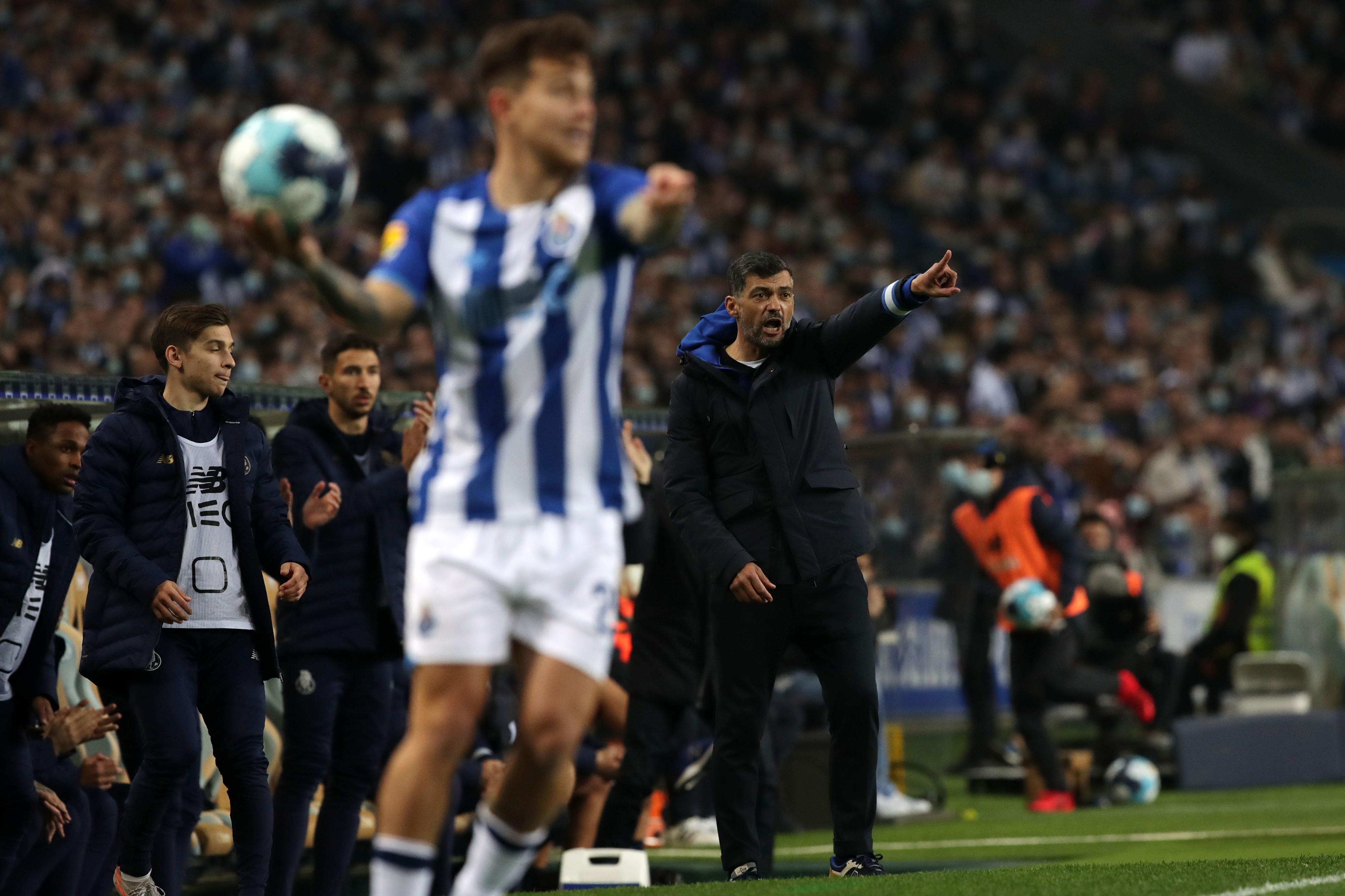 FC Porto alvo de multas por incidentes nos jogos com Famalicão e