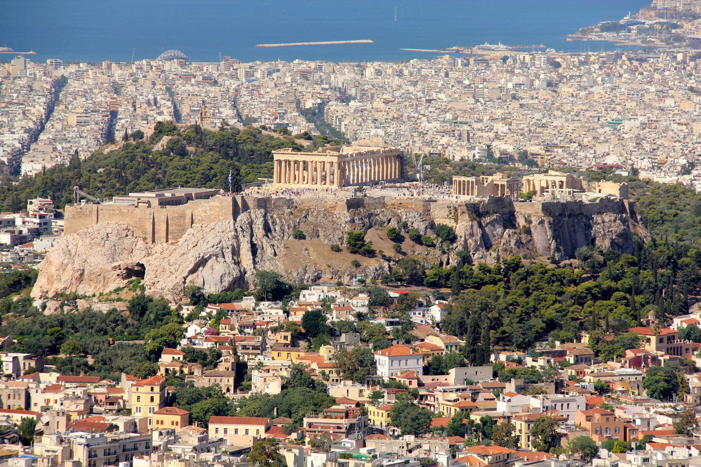 Акрополь это. Афинский Акрополь Греция. Греция достопримечательности Афинский Акрополь. Акрополь в греческих Афинах. Греция Афины Акрополь достопримечательности.