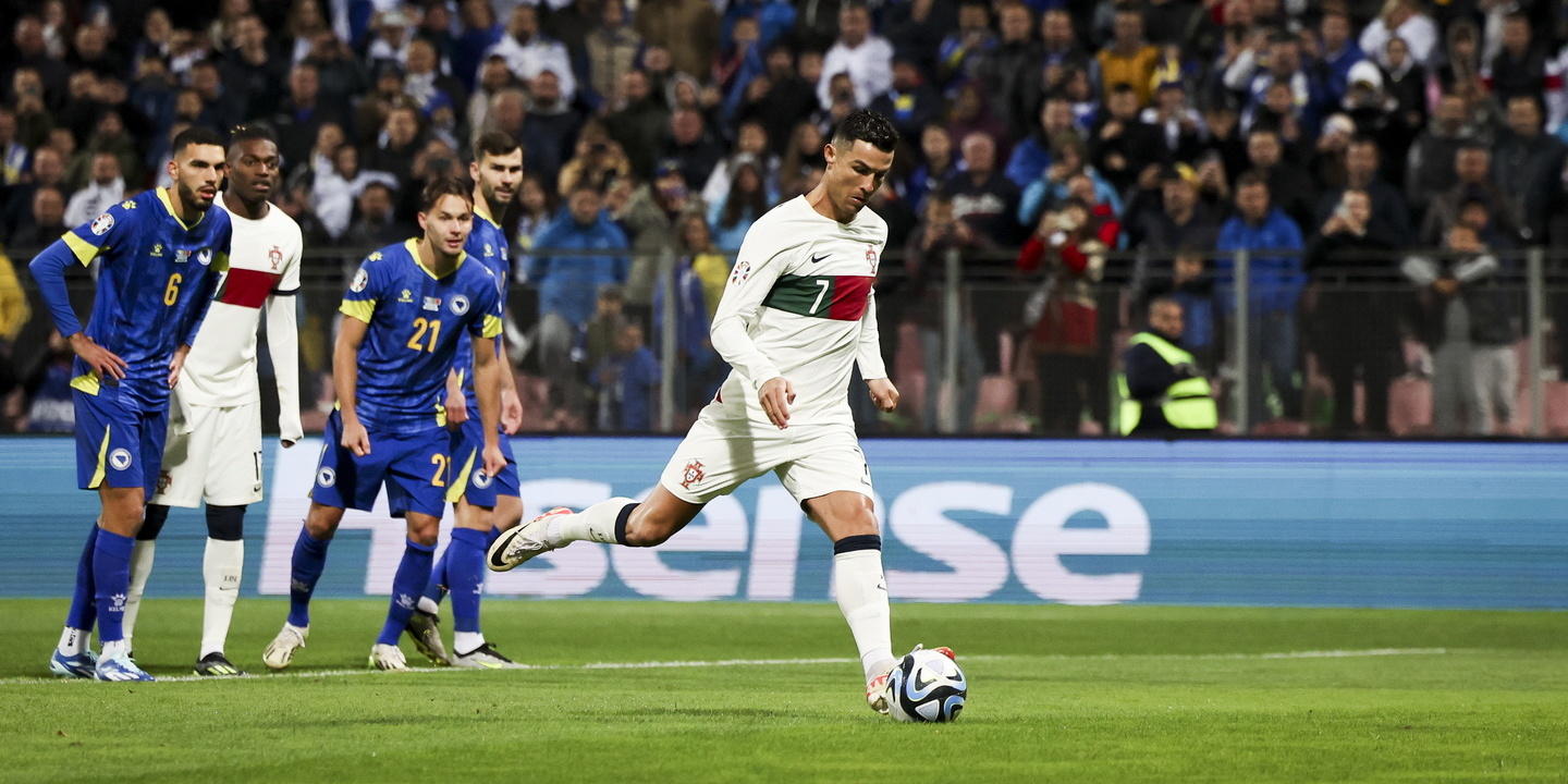 Portugal vs Espanha - Um contra cinco no Twitter - Euro - SAPO