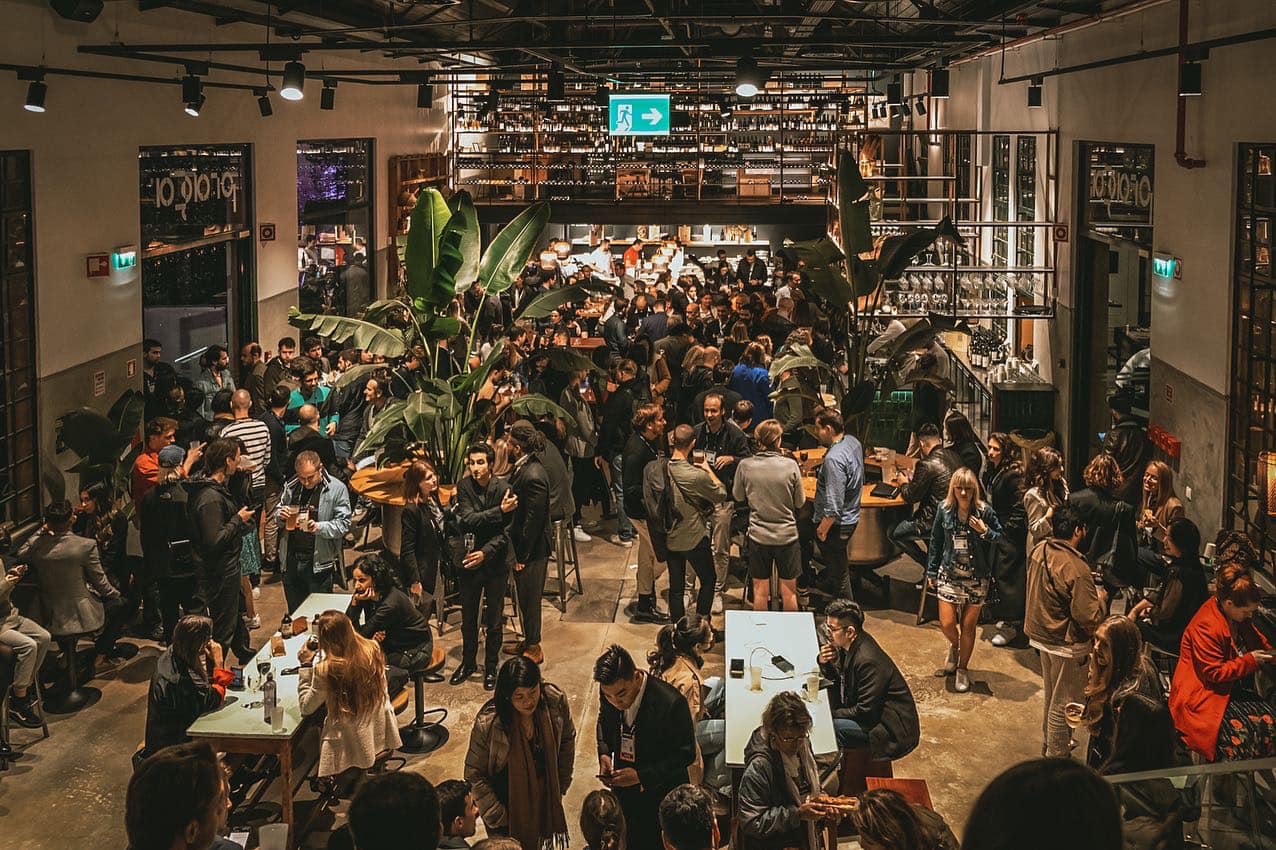 Há um novo mercado de Natal em Lisboa (cheio de comida, vinhos e coisas boas) e abre já este fim de semana