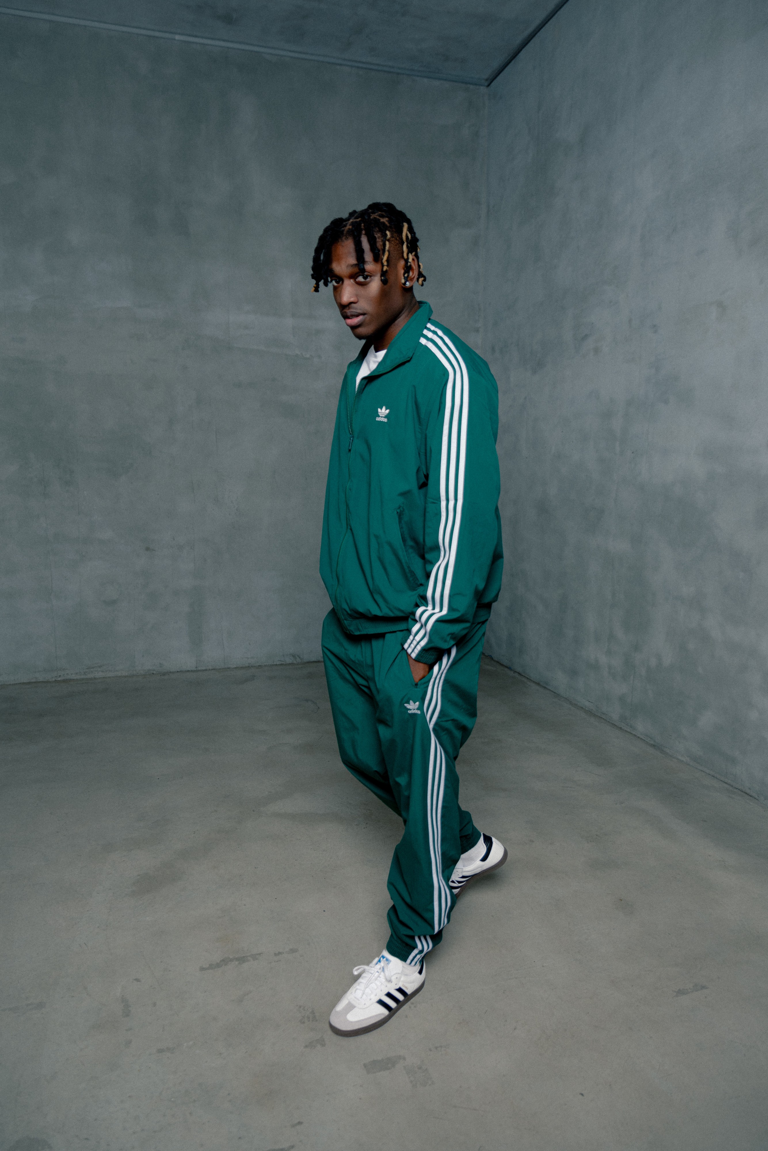 Rafael Leão é a cara da Adidas. Saiba quanto custa vestir-se como o craque (e veja mais peças)