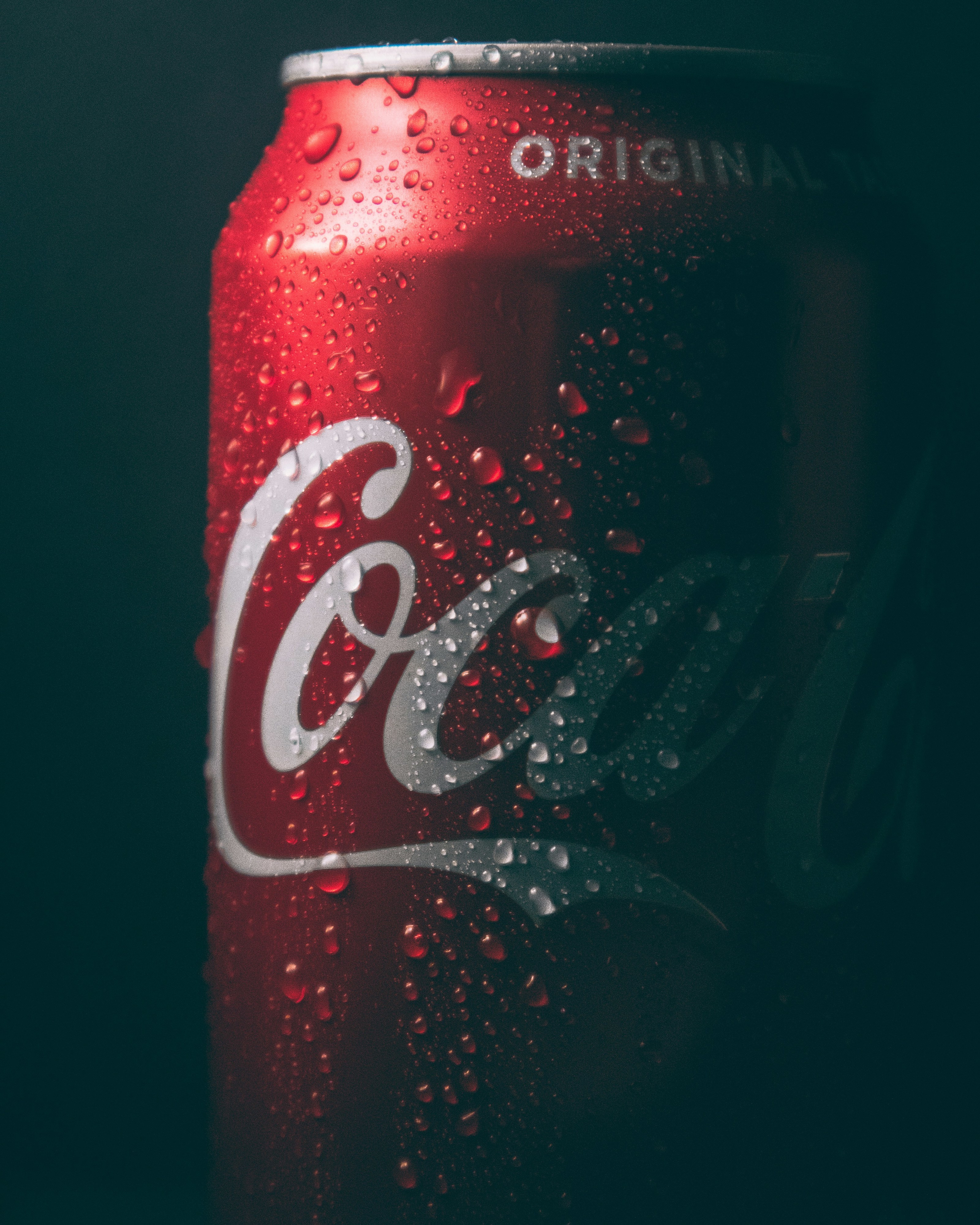 Há uma nova Coca-Cola em Portugal — e pisca o olho à vibe coreana. Descubra o sabor