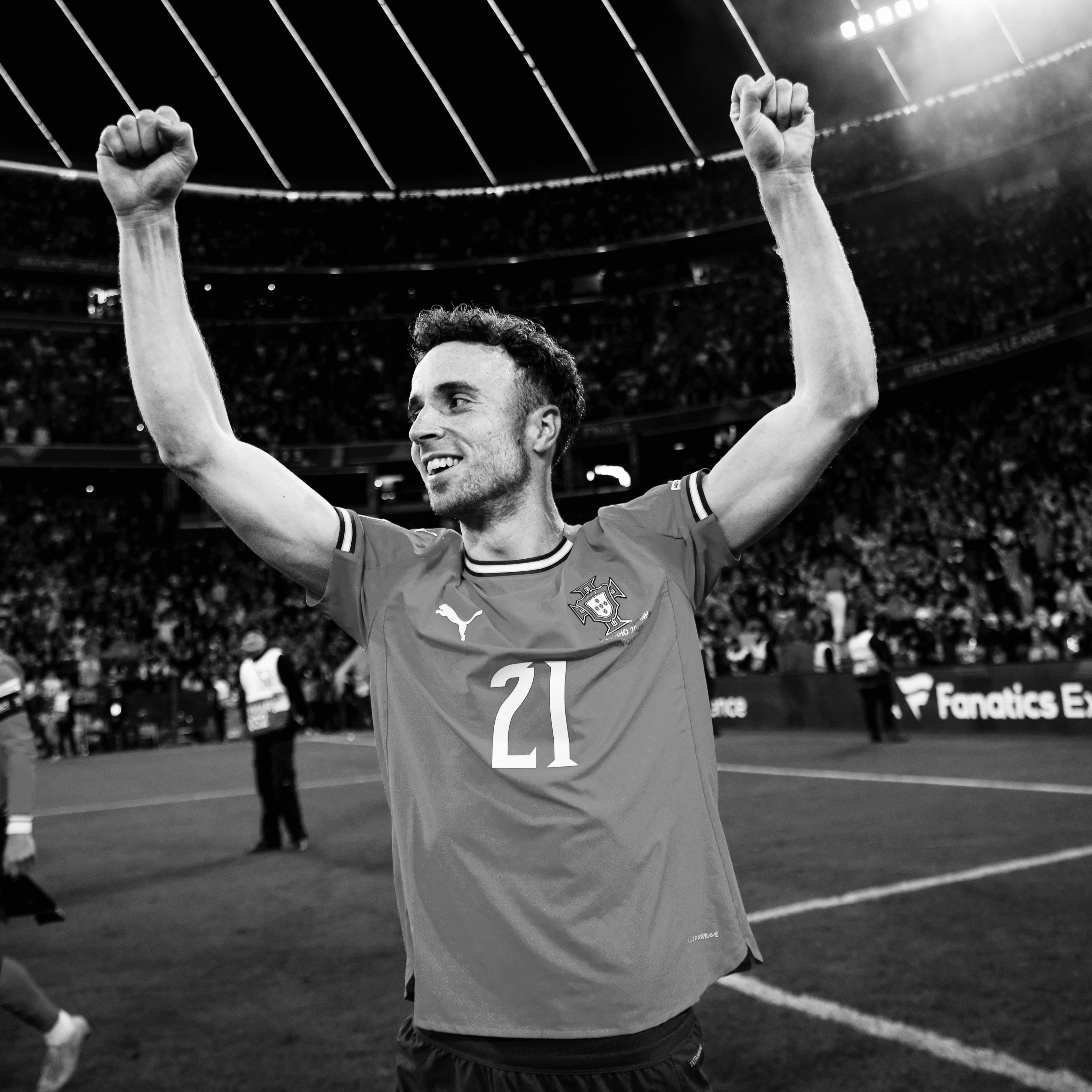 De Cristiano Ronaldo aos clubes por onde passou. As reações à morte de Diogo Jota