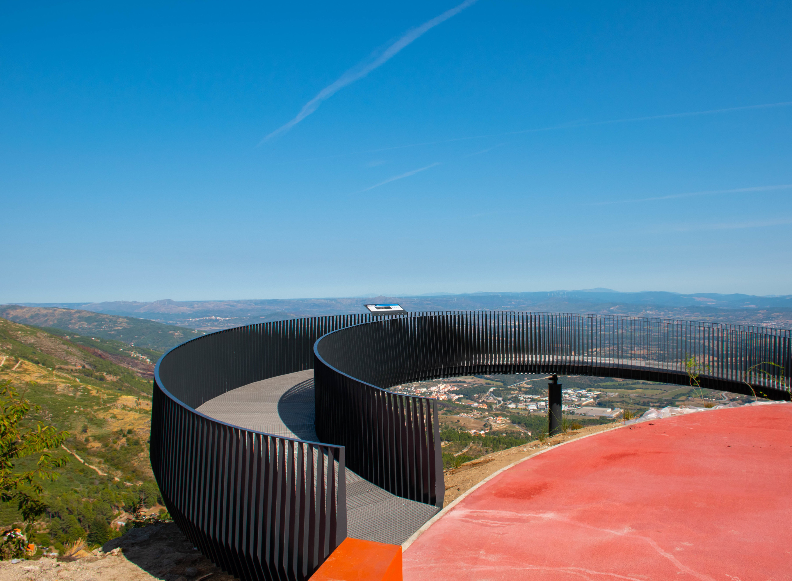 Varanda dos Carqueijais: conheça o renovado miradouro da Serra da Estrela