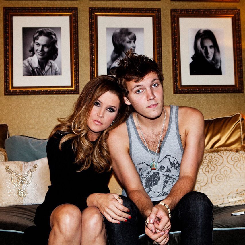 Lisa Marie Presley perdeu filho há dois anos. “A dor é incrivelmente solitária”